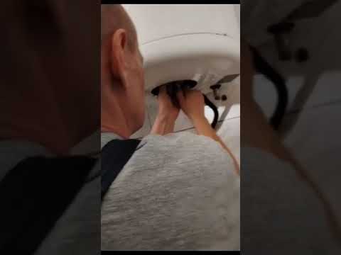 Čišćenje kamenca iz bojlera i zamena grejača na bojleru - Vodoinstalater Beograd