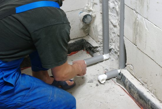 Kako zakrpiti plastičnu cev za vodu